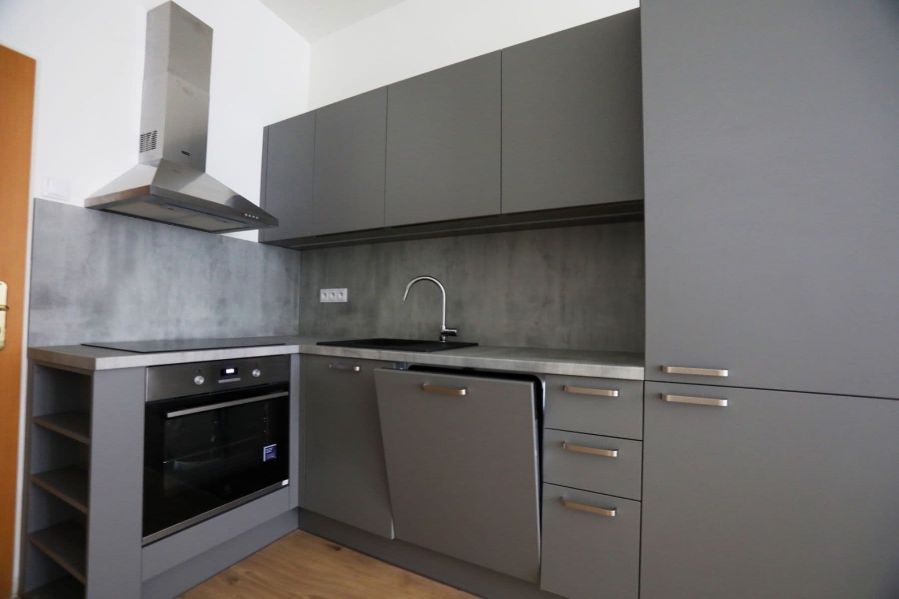 Prenájom bytu 1-izbový 30 m², Francouzská, Praha, Praha Prenájom bytu 1-izbový 30 m², Francouzská, Praha, Praha