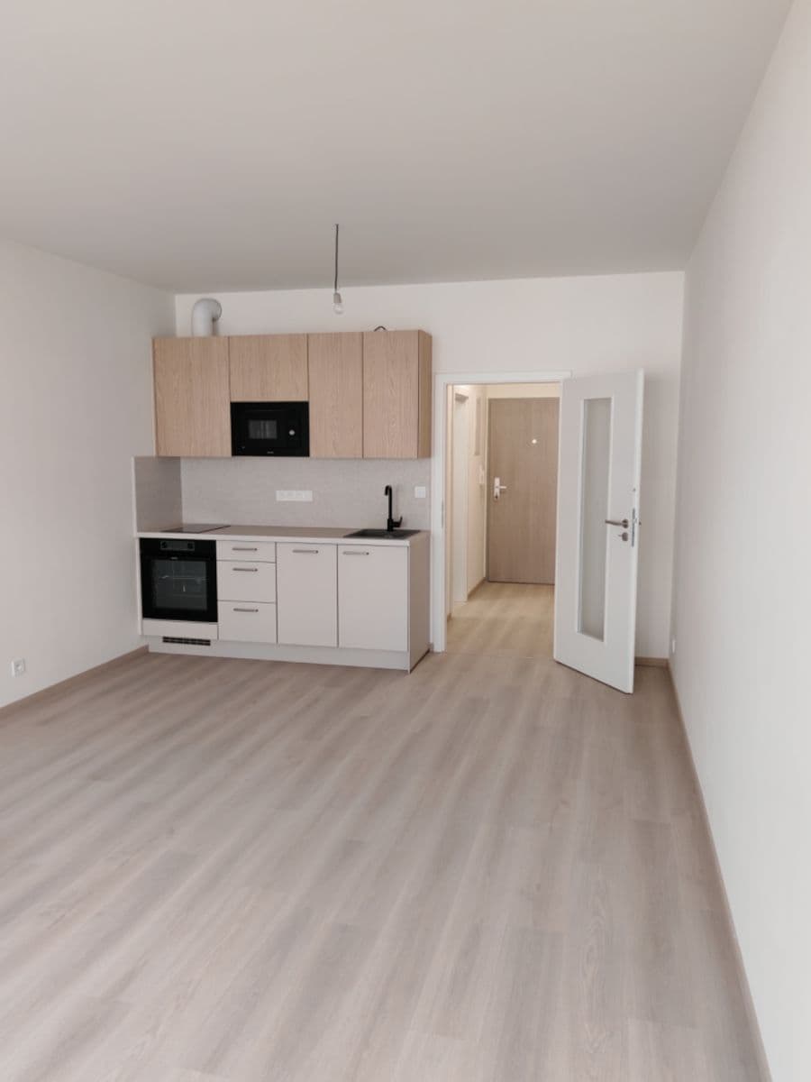 Prenájom bytu 1-izbový 37 m², Gerstelova, Praha, Praha Prenájom bytu 1-izbový 37 m², Gerstelova, Praha, Praha