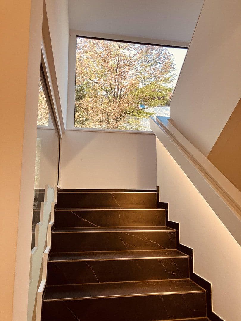 Predaj bytu 4-izbový 138 m², Osserstr. 50, München, Bavorsko Predaj bytu 4-izbový 138 m², Osserstr. 50, München, Bavorsko