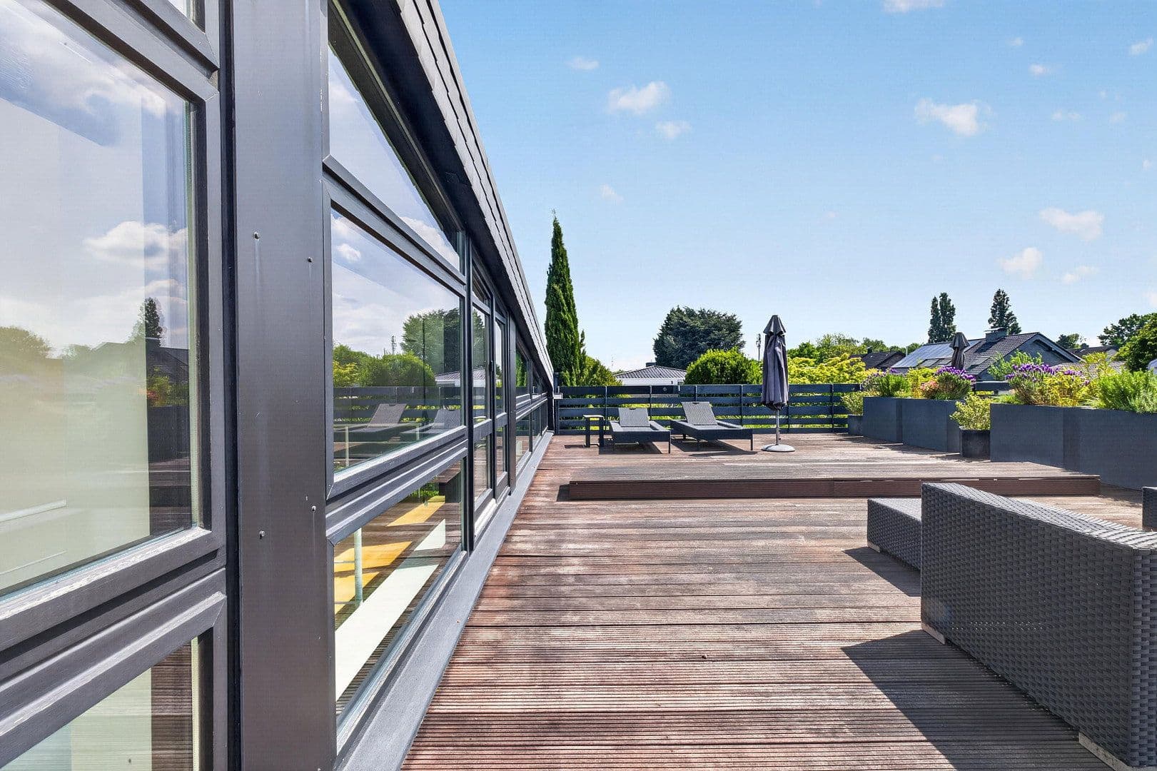Predaj domu 377 m², pozemek 704 m², Tirgrathsfeldweg 7, Moers, Severné Porýnie - Westfálsko Predaj domu 377 m², pozemek 704 m², Tirgrathsfeldweg 7, Moers, Severné Porýnie - Westfálsko