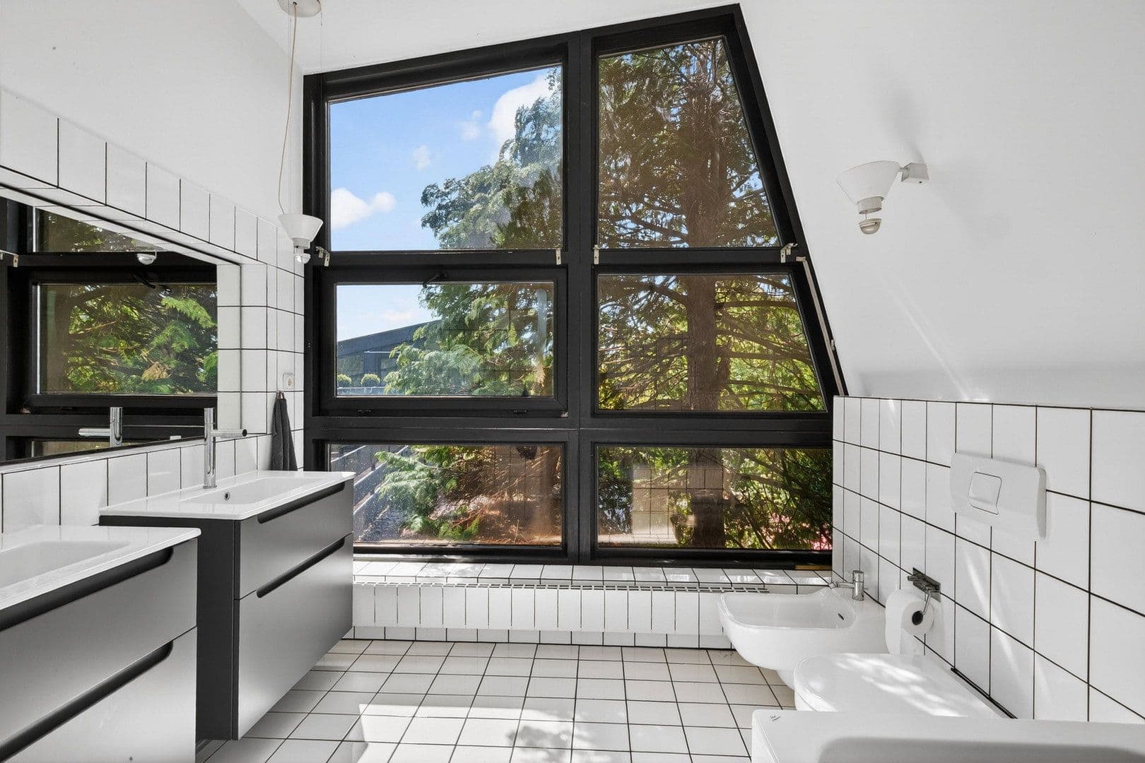 Predaj domu 377 m², pozemek 704 m², Tirgrathsfeldweg 7, Moers, Severné Porýnie - Westfálsko Predaj domu 377 m², pozemek 704 m², Tirgrathsfeldweg 7, Moers, Severné Porýnie - Westfálsko