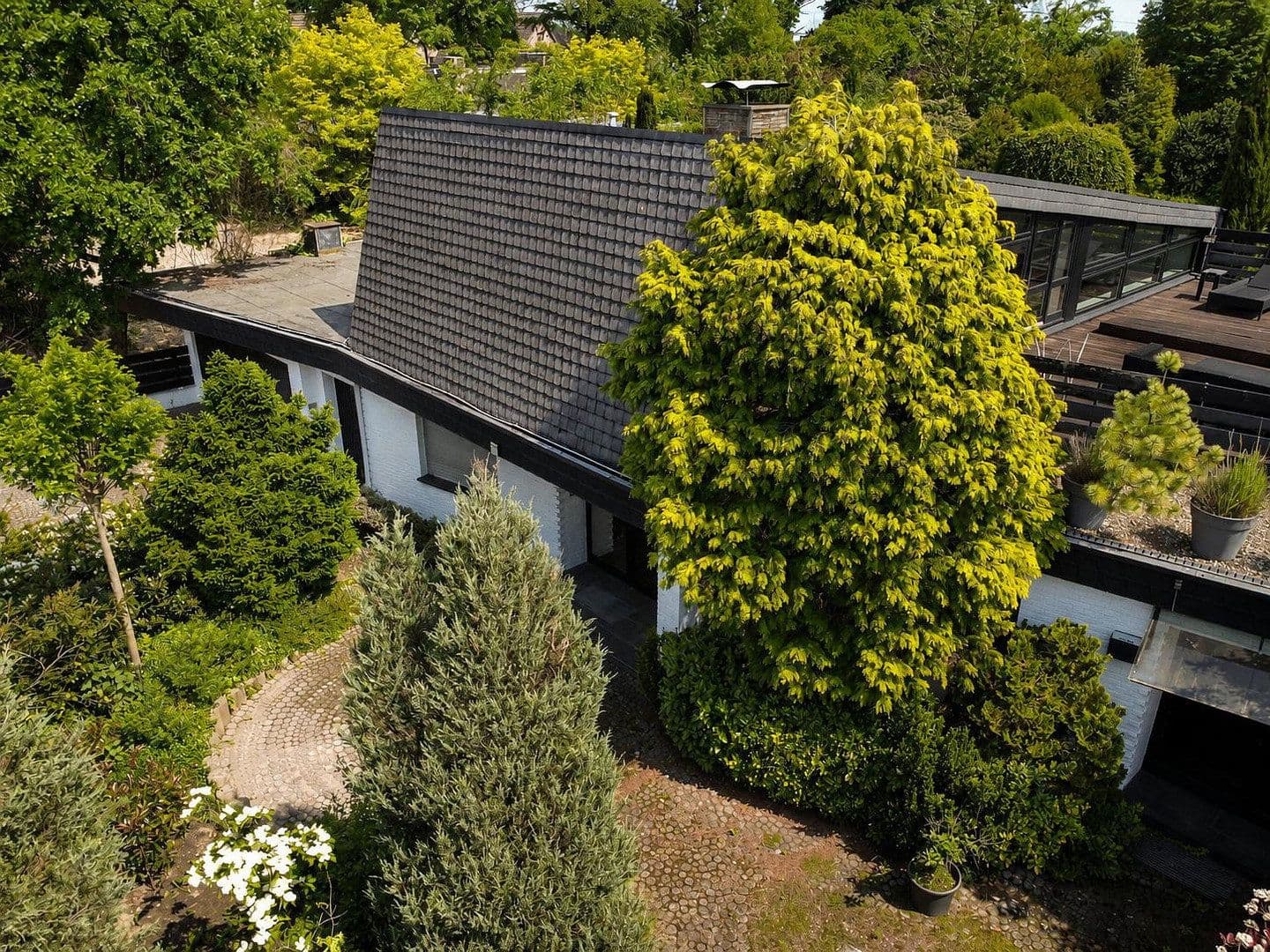 Predaj domu 377 m², pozemek 704 m², Tirgrathsfeldweg 7, Moers, Severné Porýnie - Westfálsko Predaj domu 377 m², pozemek 704 m², Tirgrathsfeldweg 7, Moers, Severné Porýnie - Westfálsko