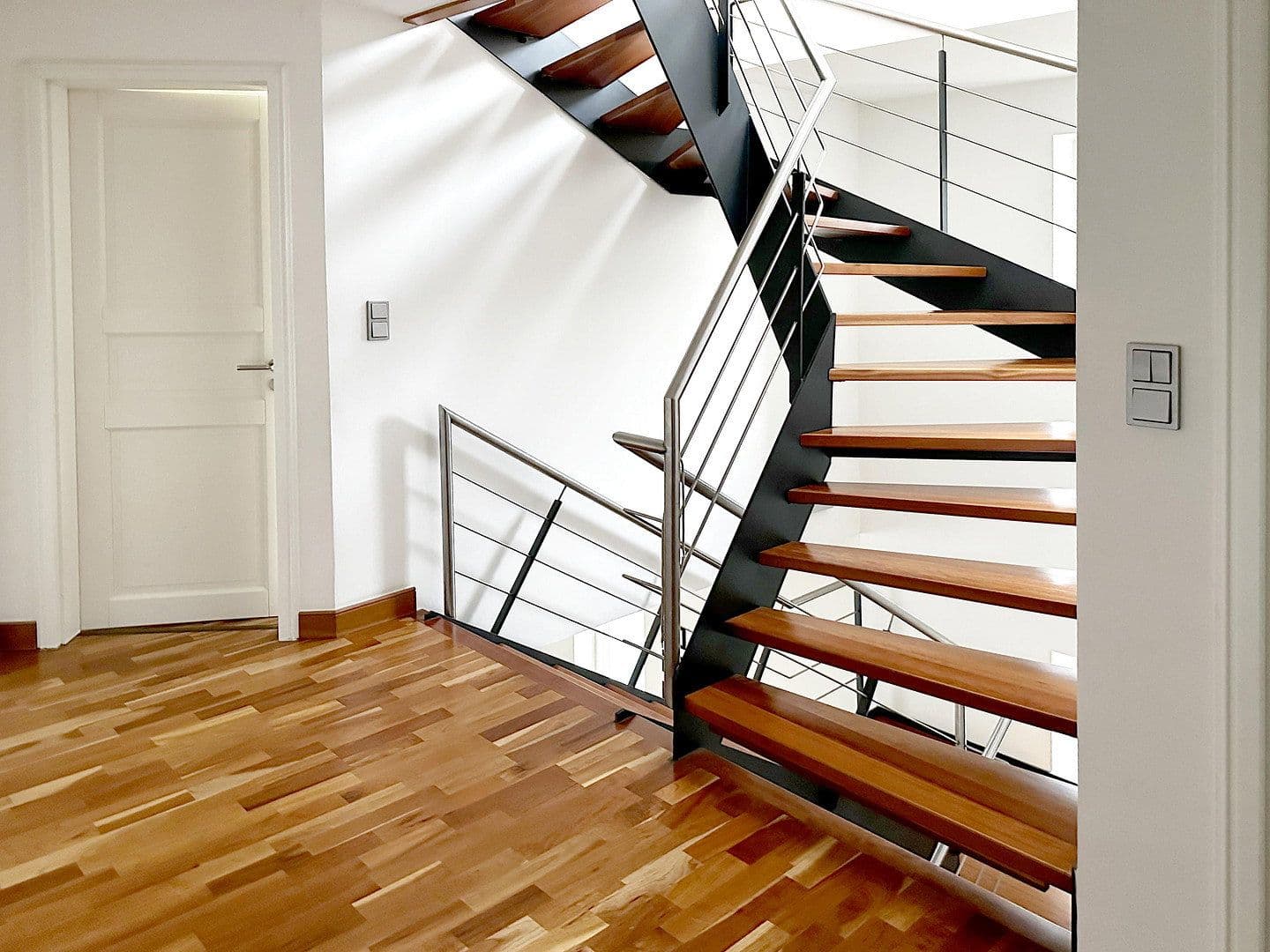 Predaj domu 210 m², pozemek 425 m², Pinneberg, Šlezvicko-Holštajnsko Predaj domu 210 m², pozemek 425 m², Pinneberg, Šlezvicko-Holštajnsko