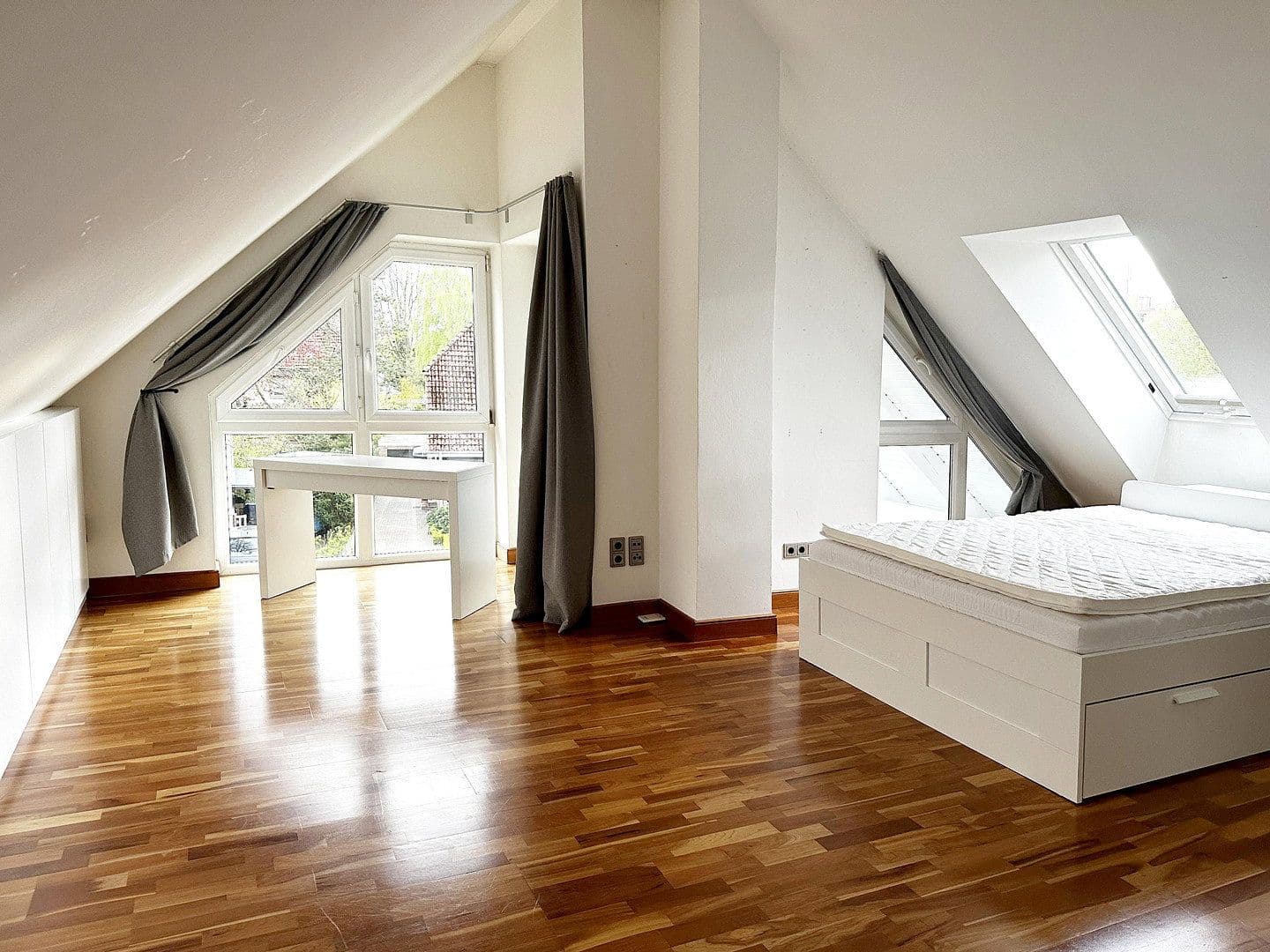 Predaj domu 210 m², pozemek 425 m², Pinneberg, Šlezvicko-Holštajnsko Predaj domu 210 m², pozemek 425 m², Pinneberg, Šlezvicko-Holštajnsko