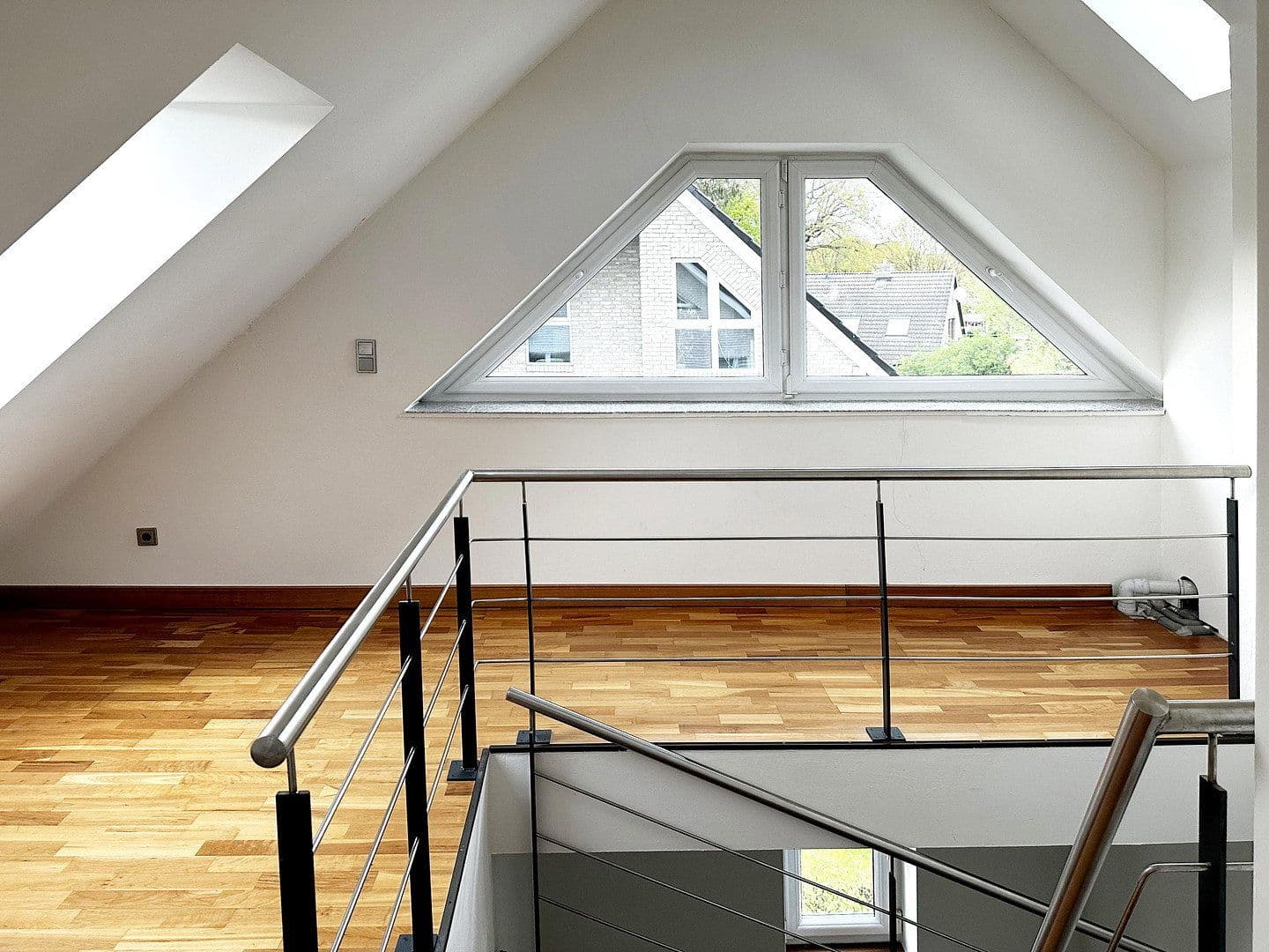 Predaj domu 210 m², pozemek 425 m², Pinneberg, Šlezvicko-Holštajnsko Predaj domu 210 m², pozemek 425 m², Pinneberg, Šlezvicko-Holštajnsko