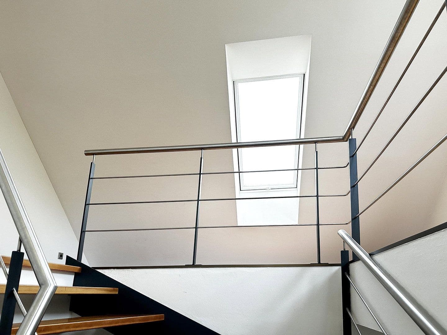 Predaj domu 210 m², pozemek 425 m², Pinneberg, Šlezvicko-Holštajnsko Predaj domu 210 m², pozemek 425 m², Pinneberg, Šlezvicko-Holštajnsko