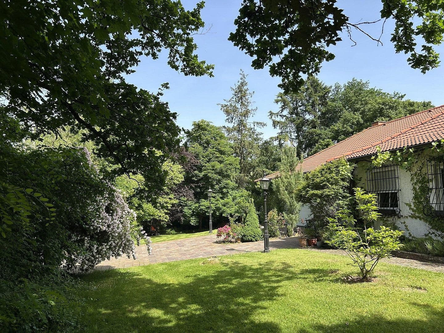 Predaj domu 320 m², pozemek 11.000 m², Kanzem, Porýnie-Falcko Predaj domu 320 m², pozemek 11.000 m², Kanzem, Porýnie-Falcko