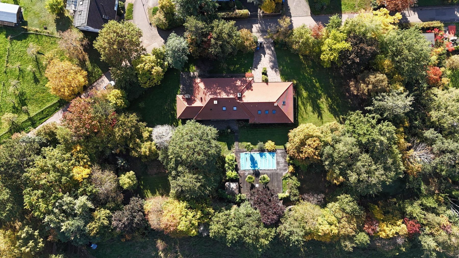 Predaj domu 320 m², pozemek 11.000 m², Kanzem, Porýnie-Falcko Predaj domu 320 m², pozemek 11.000 m², Kanzem, Porýnie-Falcko
