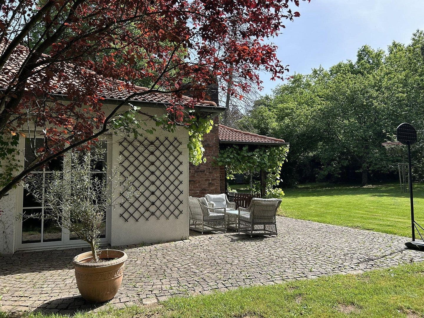 Predaj domu 320 m², pozemek 11.000 m², Kanzem, Porýnie-Falcko Predaj domu 320 m², pozemek 11.000 m², Kanzem, Porýnie-Falcko