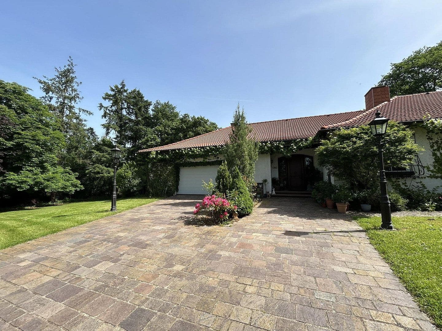 Predaj domu 320 m², pozemek 11.000 m², Kanzem, Porýnie-Falcko Predaj domu 320 m², pozemek 11.000 m², Kanzem, Porýnie-Falcko