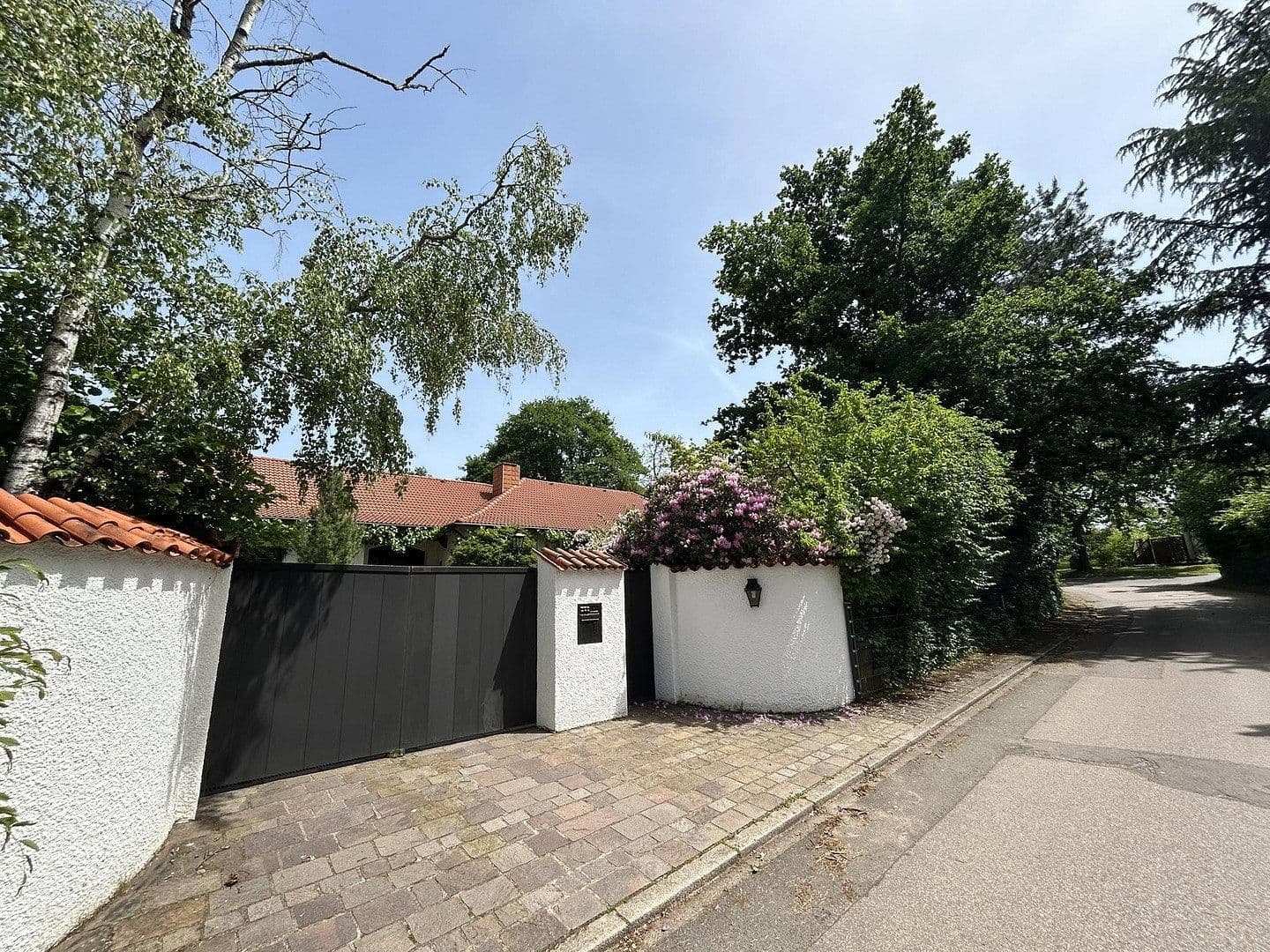 Predaj domu 320 m², pozemek 11.000 m², Kanzem, Porýnie-Falcko Predaj domu 320 m², pozemek 11.000 m², Kanzem, Porýnie-Falcko