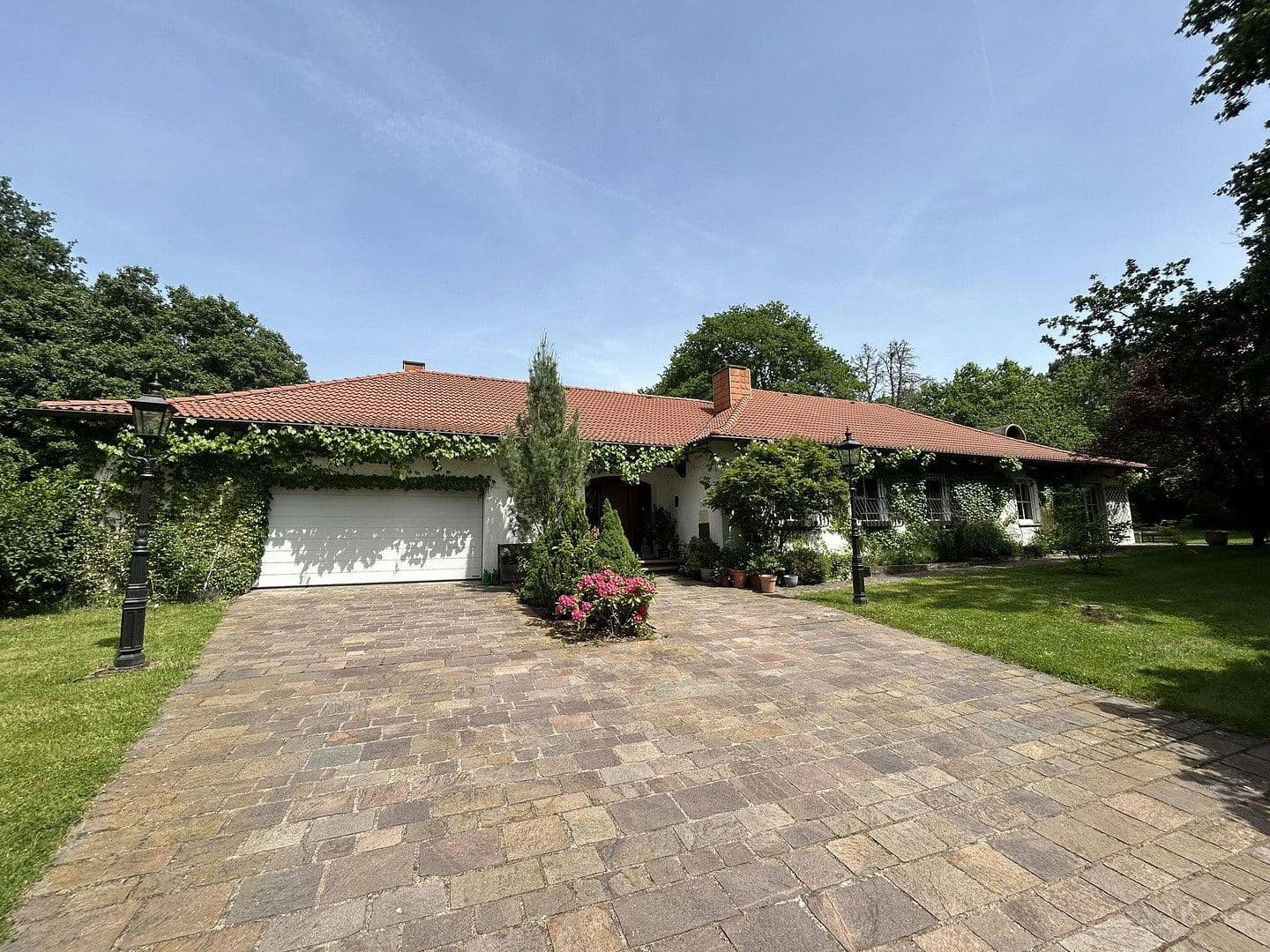 Predaj domu 320 m², pozemek 11.000 m², Kanzem, Porýnie-Falcko Predaj domu 320 m², pozemek 11.000 m², Kanzem, Porýnie-Falcko