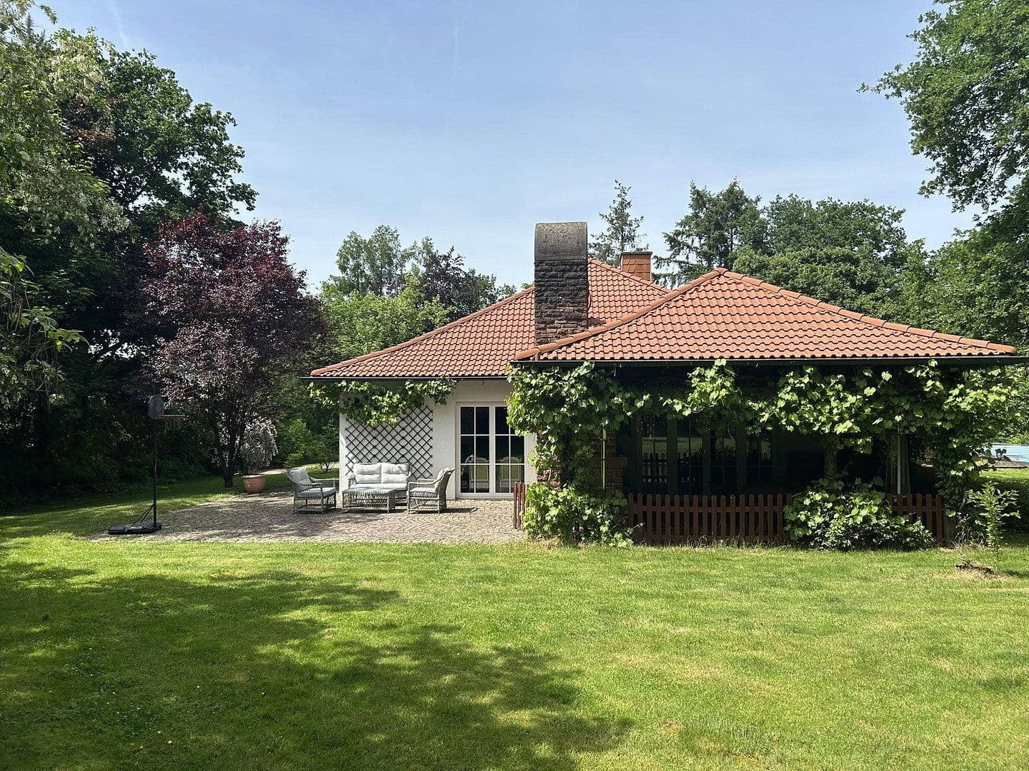 Predaj domu 320 m², pozemek 11.000 m², Kanzem, Porýnie-Falcko Predaj domu 320 m², pozemek 11.000 m², Kanzem, Porýnie-Falcko