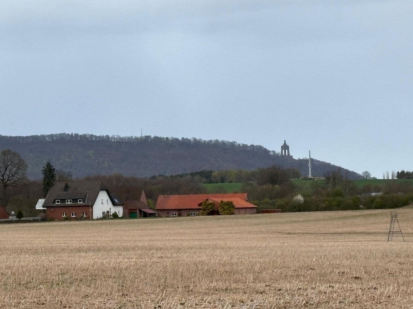 Predaj domu 300 m², pozemek 2.432 m², Möllberger Heide 105, Porta Westfalica, Severné Porýnie - Westfálsko Predaj domu 300 m², pozemek 2.432 m², Möllberger Heide 105, Porta Westfalica, Severné Porýnie - Westfálsko