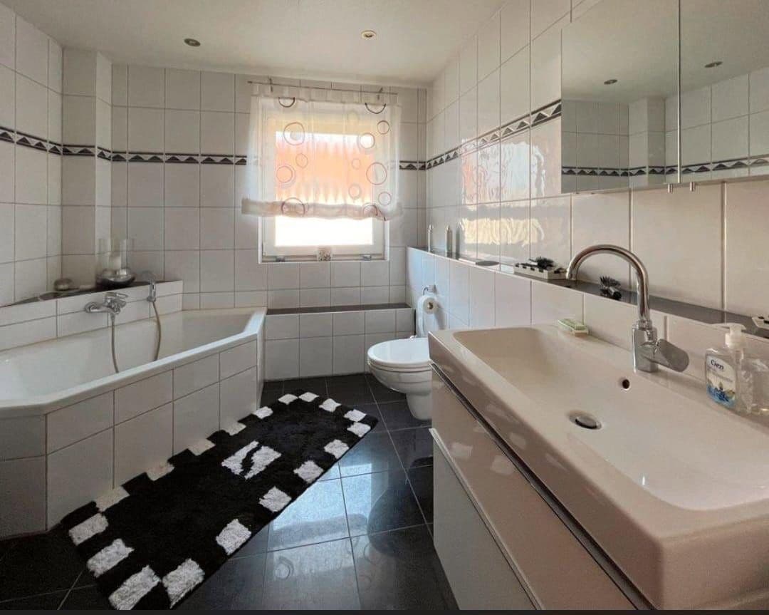 Predaj domu 130 m², pozemek 190 m², Gelsenkirchen, Severné Porýnie - Westfálsko Predaj domu 130 m², pozemek 190 m², Gelsenkirchen, Severné Porýnie - Westfálsko