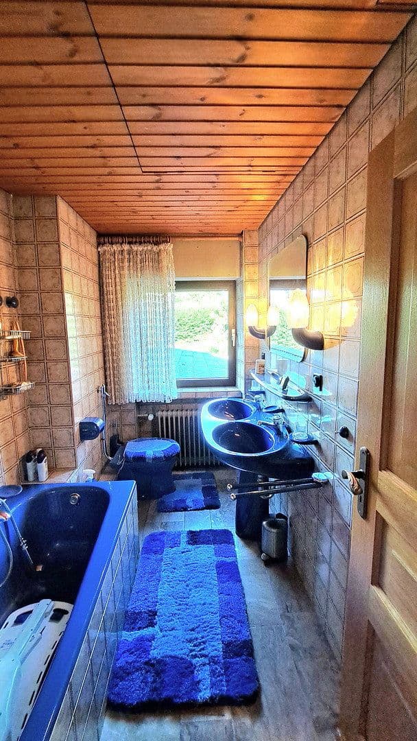 Predaj domu 170 m², pozemek 1.317 m², Grabenstraße 6, Stolberg, Severné Porýnie - Westfálsko Predaj domu 170 m², pozemek 1.317 m², Grabenstraße 6, Stolberg, Severné Porýnie - Westfálsko