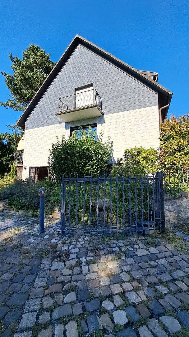 Predaj domu 170 m², pozemek 1.317 m², Grabenstraße 6, Stolberg, Severné Porýnie - Westfálsko Predaj domu 170 m², pozemek 1.317 m², Grabenstraße 6, Stolberg, Severné Porýnie - Westfálsko