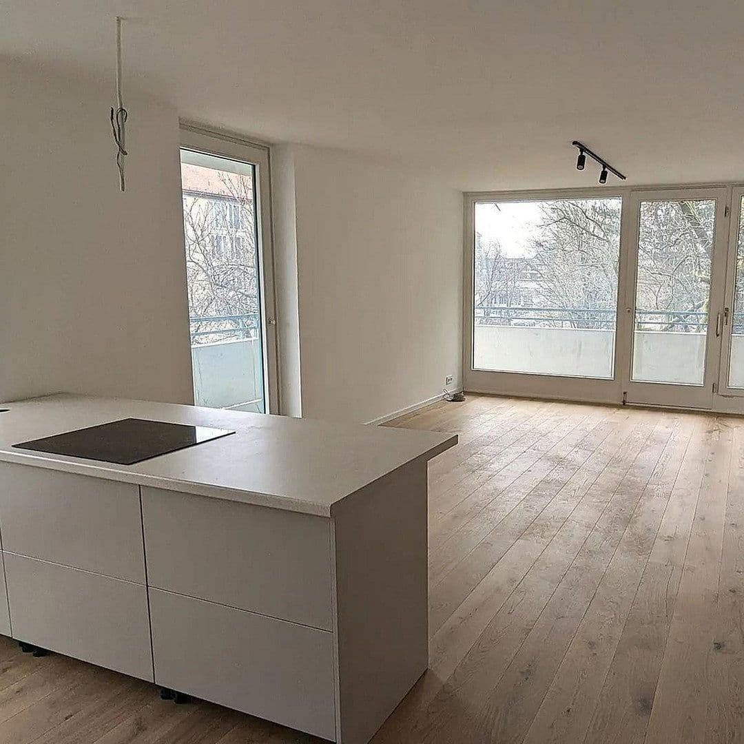 Prenájom bytu 3-izbový 95 m², Johann-Clanze-Straße 49, München, Bavorsko Prenájom bytu 3-izbový 95 m², Johann-Clanze-Straße 49, München, Bavorsko