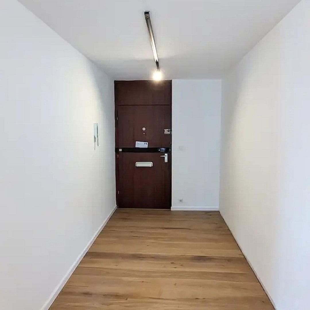 Prenájom bytu 3-izbový 95 m², Johann-Clanze-Straße 49, München, Bavorsko Prenájom bytu 3-izbový 95 m², Johann-Clanze-Straße 49, München, Bavorsko