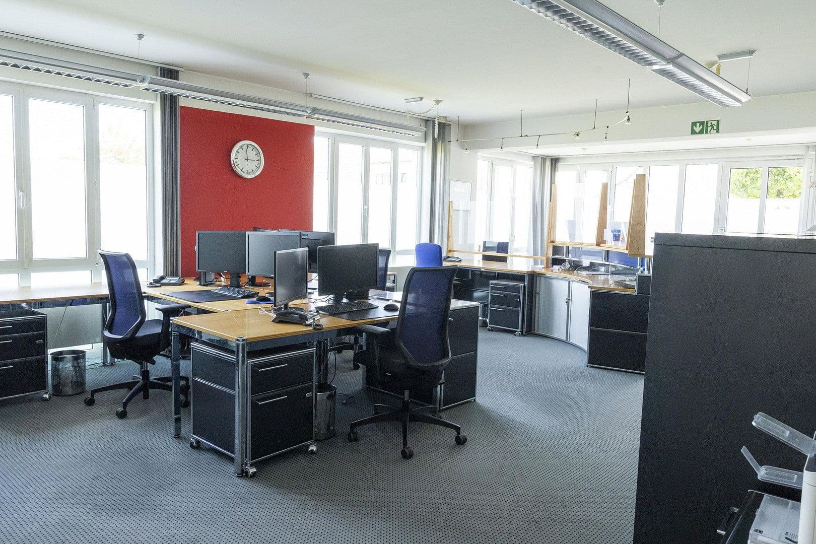 Prenájom kancelárie 404 m², Neufahrn in Niederbayern, Bavorsko Prenájom kancelárie 404 m², Neufahrn in Niederbayern, Bavorsko