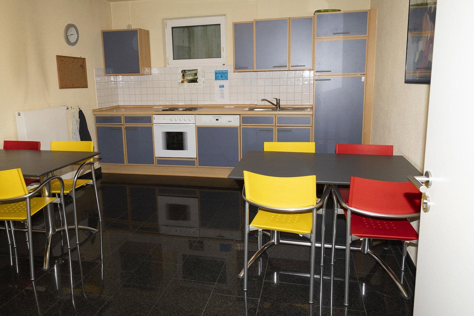 Prenájom kancelárie 404 m², Neufahrn in Niederbayern, Bavorsko Prenájom kancelárie 404 m², Neufahrn in Niederbayern, Bavorsko