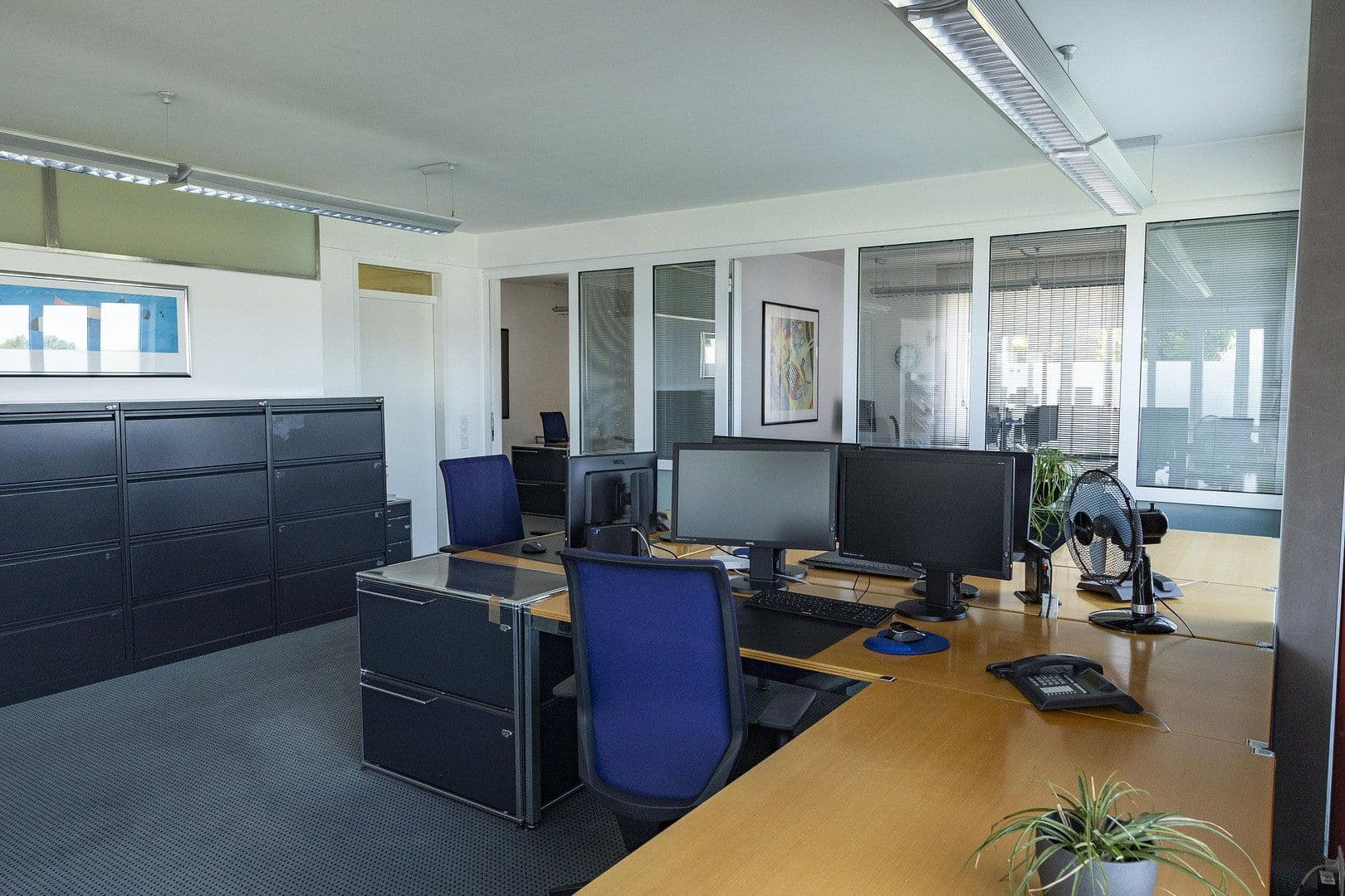 Prenájom kancelárie 404 m², Neufahrn in Niederbayern, Bavorsko Prenájom kancelárie 404 m², Neufahrn in Niederbayern, Bavorsko
