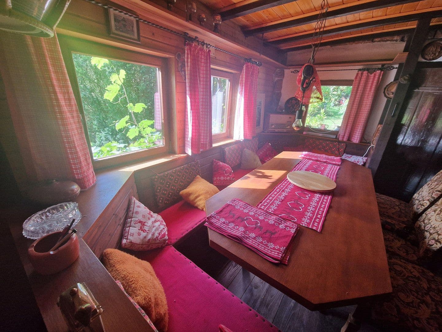 Predaj domu 251 m², pozemek 2.000 m², Neidenfels, Porýnie-Falcko Predaj domu 251 m², pozemek 2.000 m², Neidenfels, Porýnie-Falcko