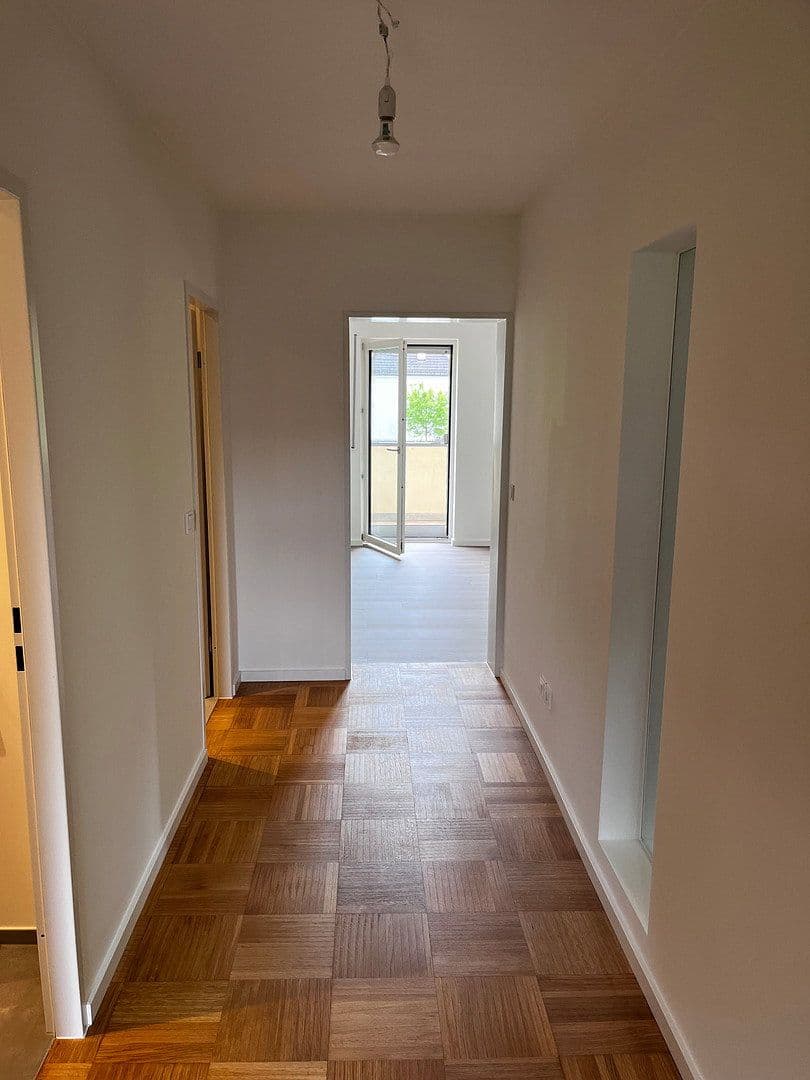 Prenájom bytu 3-izbový 83 m², Planegg, Bavorsko Prenájom bytu 3-izbový 83 m², Planegg, Bavorsko