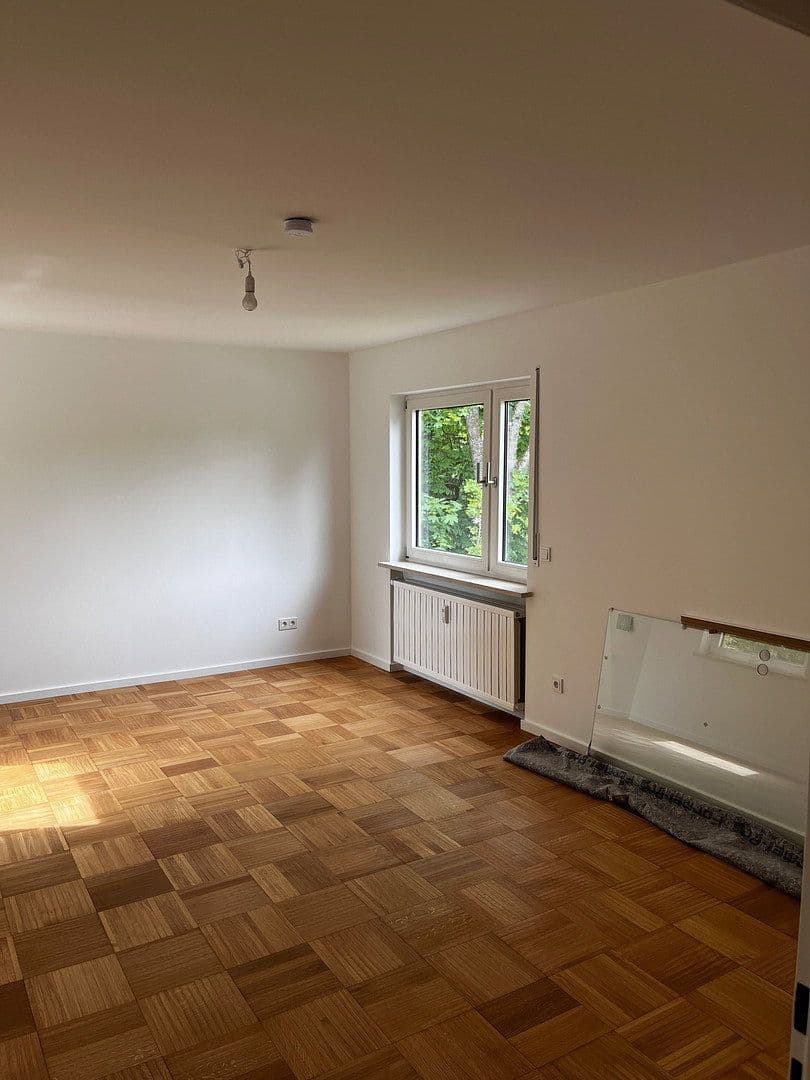 Prenájom bytu 3-izbový 83 m², Planegg, Bavorsko Prenájom bytu 3-izbový 83 m², Planegg, Bavorsko