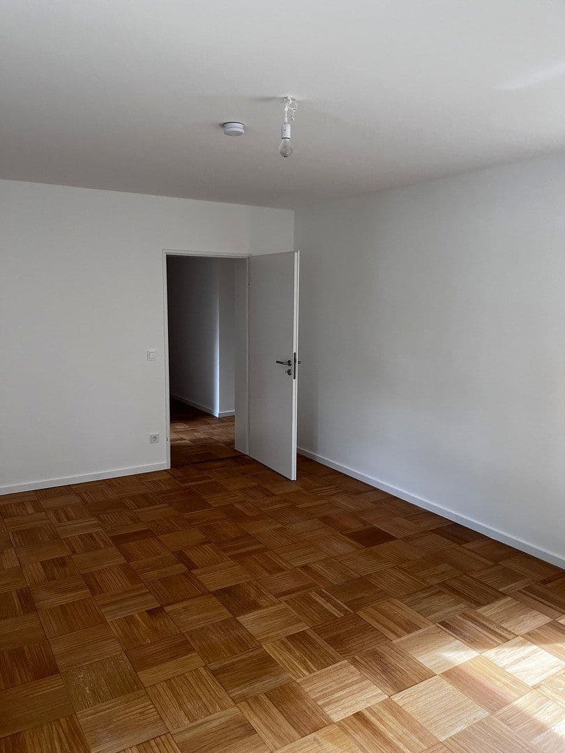 Prenájom bytu 3-izbový 83 m², Planegg, Bavorsko Prenájom bytu 3-izbový 83 m², Planegg, Bavorsko