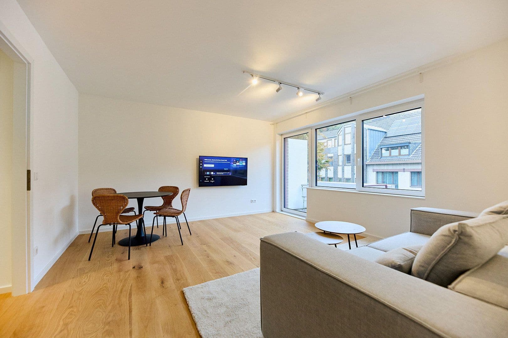 Prenájom bytu 2-izbový 45 m², Pöhlenweg 35, Düsseldorf, Severné Porýnie - Westfálsko Prenájom bytu 2-izbový 45 m², Pöhlenweg 35, Düsseldorf, Severné Porýnie - Westfálsko