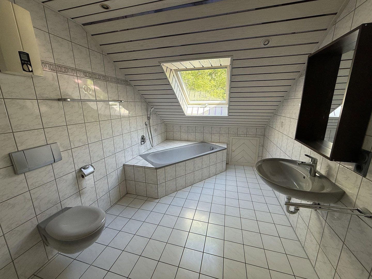 Prenájom bytu 3-izbový 85 m², Rheinböllen, Porýnie-Falcko Prenájom bytu 3-izbový 85 m², Rheinböllen, Porýnie-Falcko
