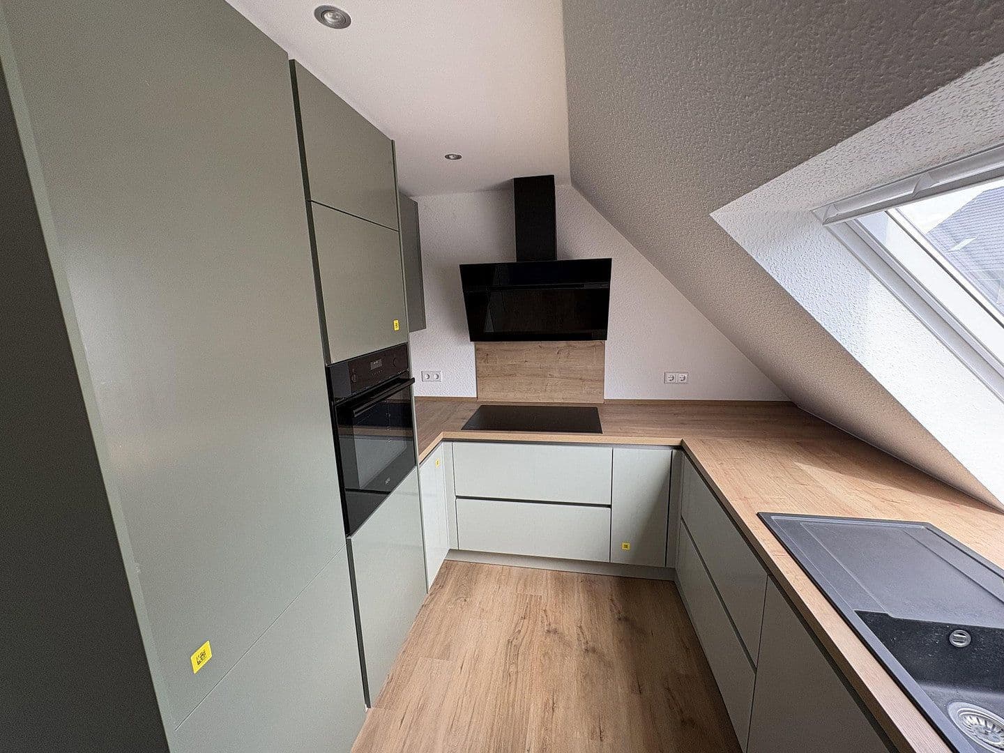 Prenájom bytu 4-izbový 102 m², Gerscheder Str. 125, Essen, Severné Porýnie - Westfálsko Prenájom bytu 4-izbový 102 m², Gerscheder Str. 125, Essen, Severné Porýnie - Westfálsko