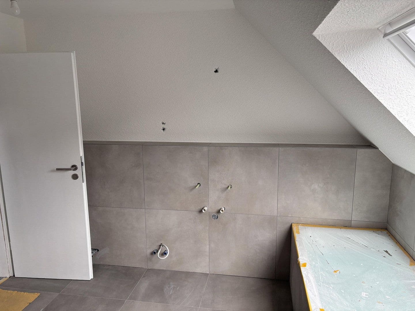 Prenájom bytu 4-izbový 102 m², Gerscheder Str. 125, Essen, Severné Porýnie - Westfálsko Prenájom bytu 4-izbový 102 m², Gerscheder Str. 125, Essen, Severné Porýnie - Westfálsko