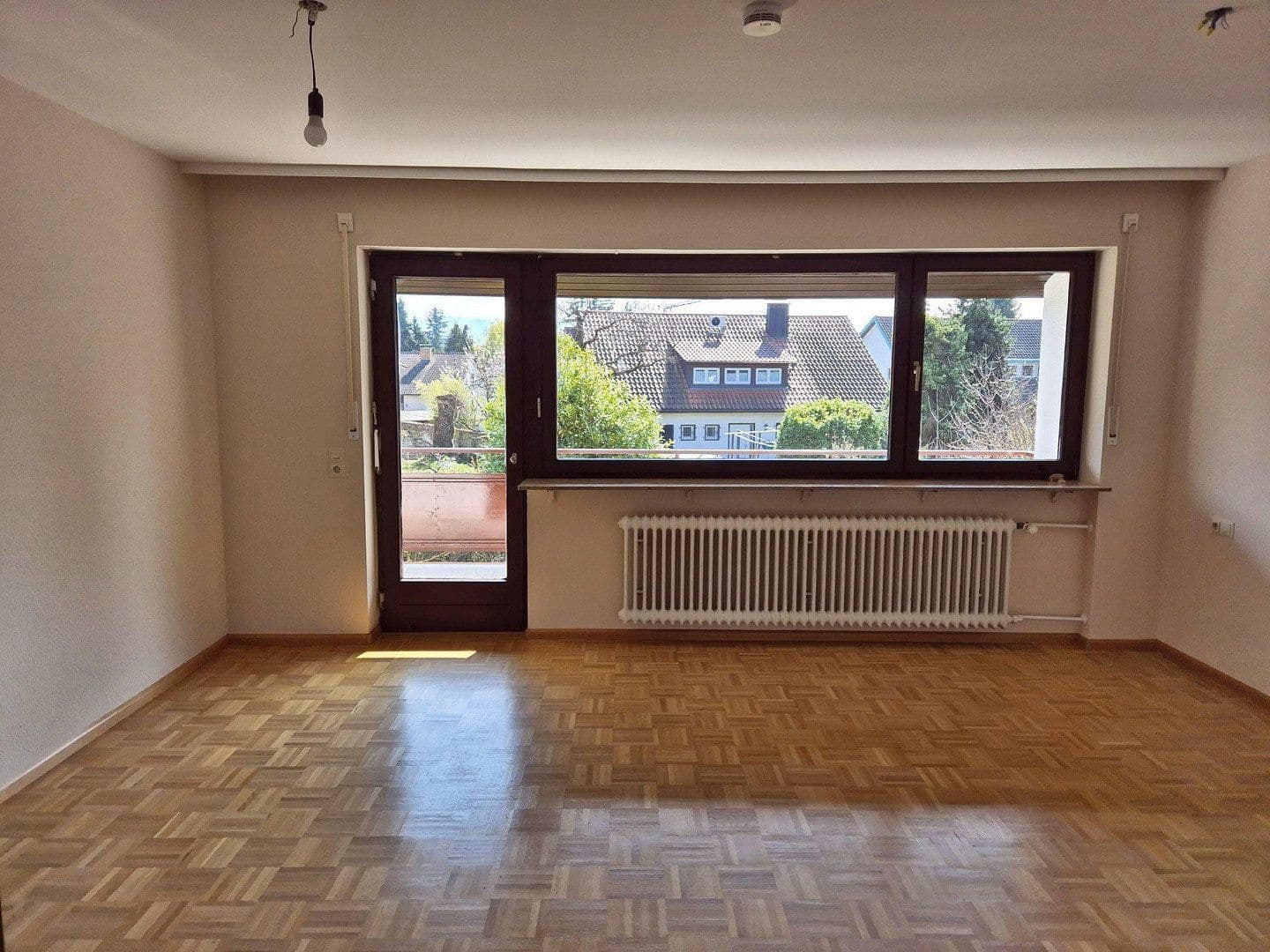 Prenájom domu 150 m², pozemek 317 m², Bad Krozingen, Bádensko-Wurttembersko Prenájom domu 150 m², pozemek 317 m², Bad Krozingen, Bádensko-Wurttembersko