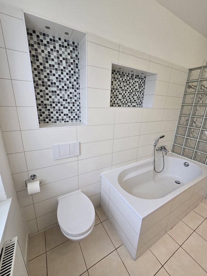 Prenájom bytu 4-izbový 114 m², Gerhart-Hauptmann Straße 43/45, Teltow, Brandenbursko Prenájom bytu 4-izbový 114 m², Gerhart-Hauptmann Straße 43/45, Teltow, Brandenbursko