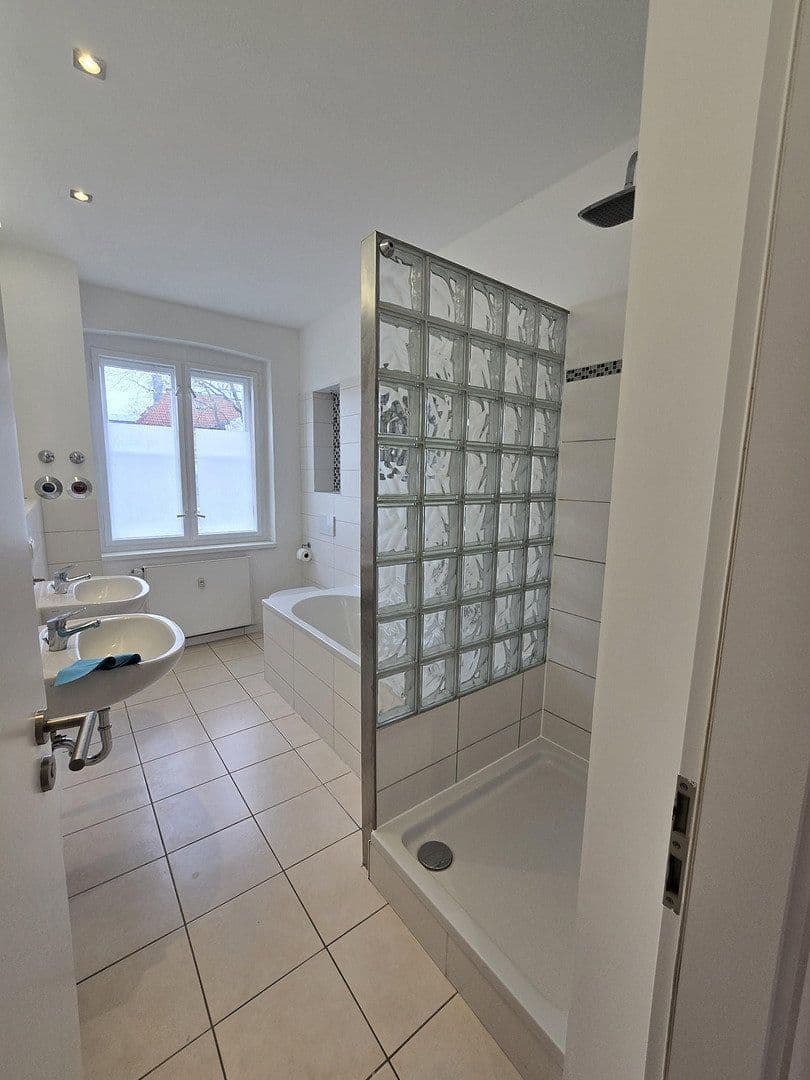 Prenájom bytu 4-izbový 114 m², Gerhart-Hauptmann Straße 43/45, Teltow, Brandenbursko Prenájom bytu 4-izbový 114 m², Gerhart-Hauptmann Straße 43/45, Teltow, Brandenbursko