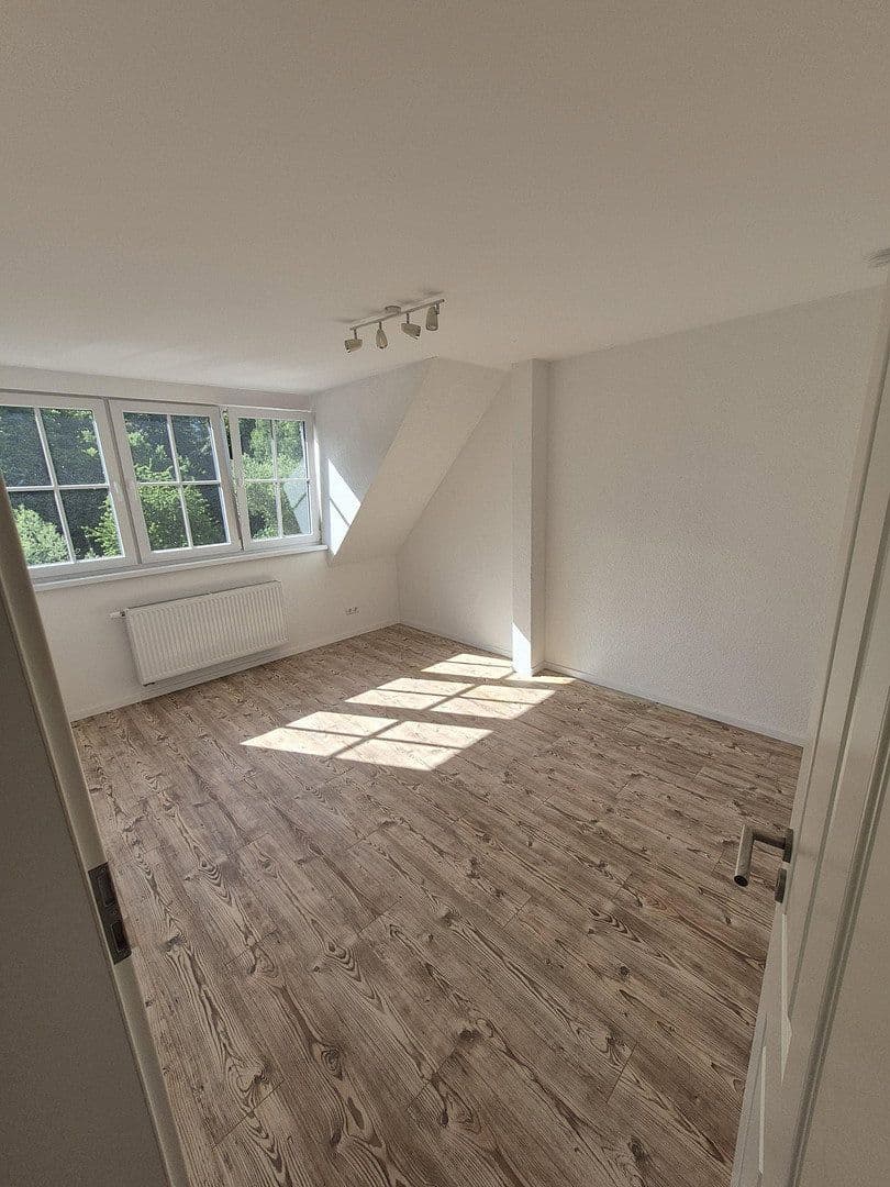 Prenájom bytu 3-izbový 65 m², Pforzheim, Bádensko-Wurttembersko Prenájom bytu 3-izbový 65 m², Pforzheim, Bádensko-Wurttembersko