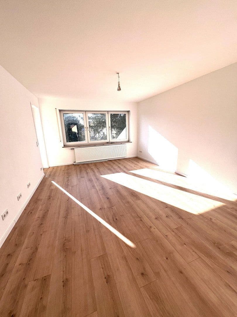 Prenájom bytu 3-izbový 78 m², Fürth, Bavorsko Prenájom bytu 3-izbový 78 m², Fürth, Bavorsko
