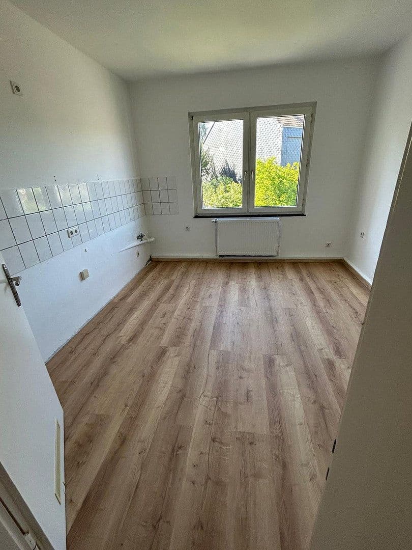 Prenájom bytu 3-izbový 91 m², Gronaustraße 99, Wuppertal, Severné Porýnie - Westfálsko Prenájom bytu 3-izbový 91 m², Gronaustraße 99, Wuppertal, Severné Porýnie - Westfálsko