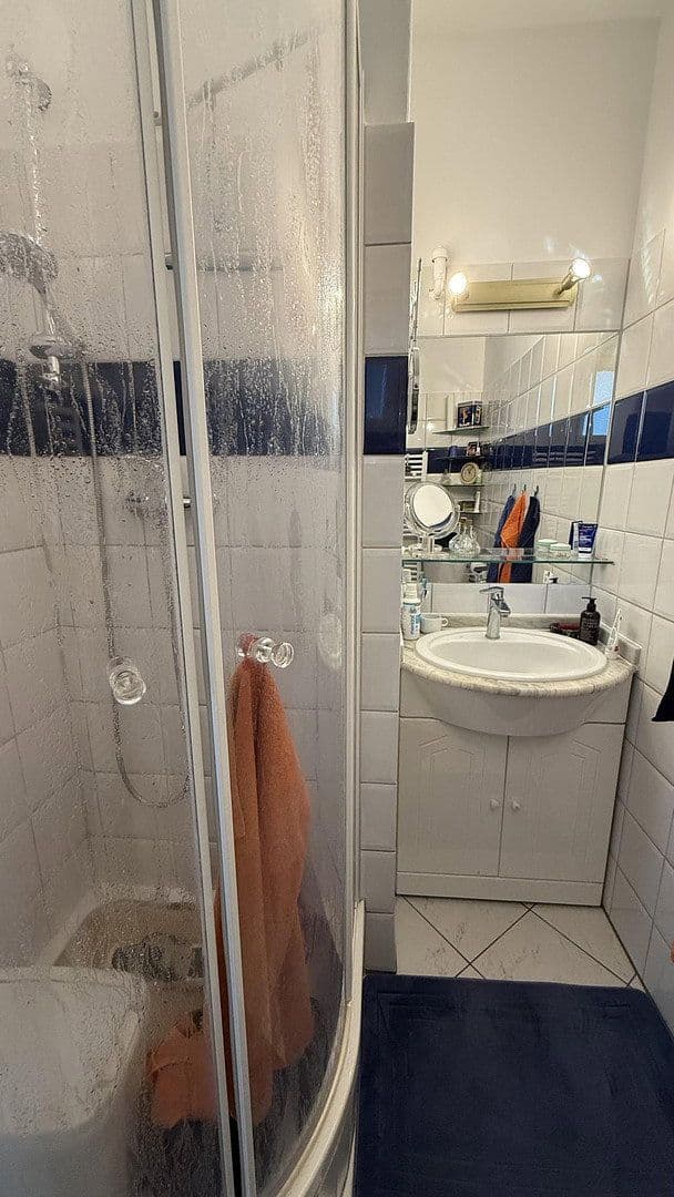 Predaj bytu 1-izbový 40 m², Arno-Holz-Strasse, Berlin, Berlín Predaj bytu 1-izbový 40 m², Arno-Holz-Strasse, Berlin, Berlín