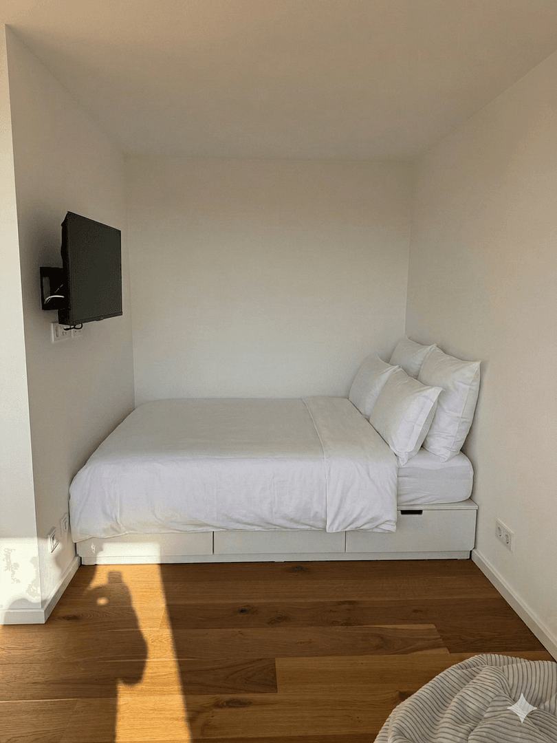 Prenájom bytu 1-izbový 37 m², Münsterstrasse 161, Düsseldorf, Severné Porýnie - Westfálsko Prenájom bytu 1-izbový 37 m², Münsterstrasse 161, Düsseldorf, Severné Porýnie - Westfálsko
