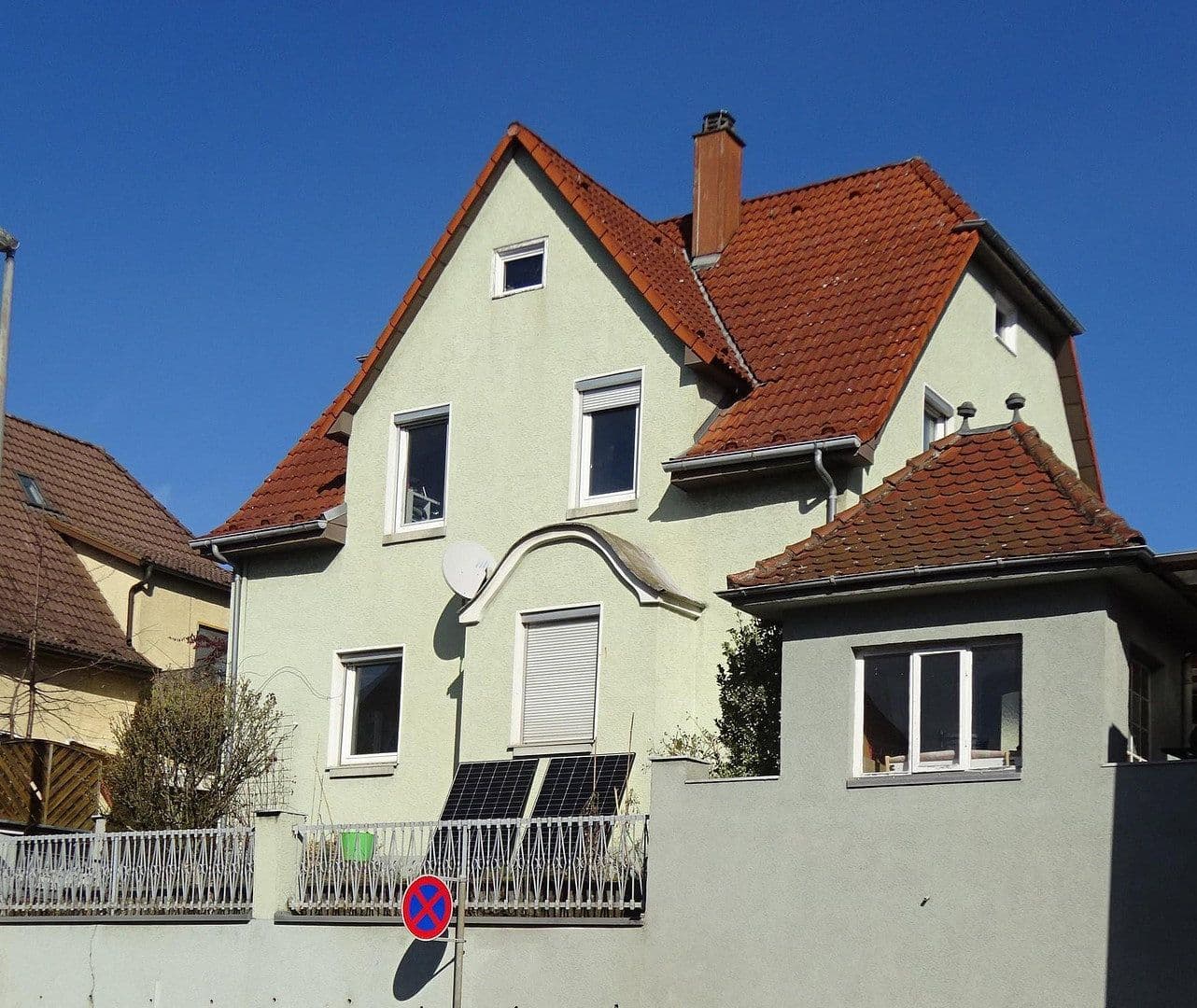 Predaj domu 183 m², pozemek 300 m², Plochingerstr. 137, Esslingen am Neckar, Bádensko-Wurttembersko Predaj domu 183 m², pozemek 300 m², Plochingerstr. 137, Esslingen am Neckar, Bádensko-Wurttembersko