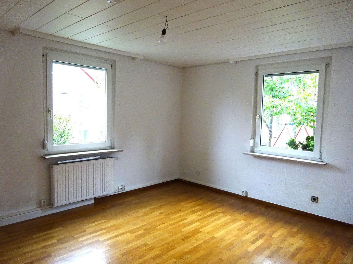 Predaj domu 183 m², pozemek 300 m², Plochingerstr. 137, Esslingen am Neckar, Bádensko-Wurttembersko Predaj domu 183 m², pozemek 300 m², Plochingerstr. 137, Esslingen am Neckar, Bádensko-Wurttembersko