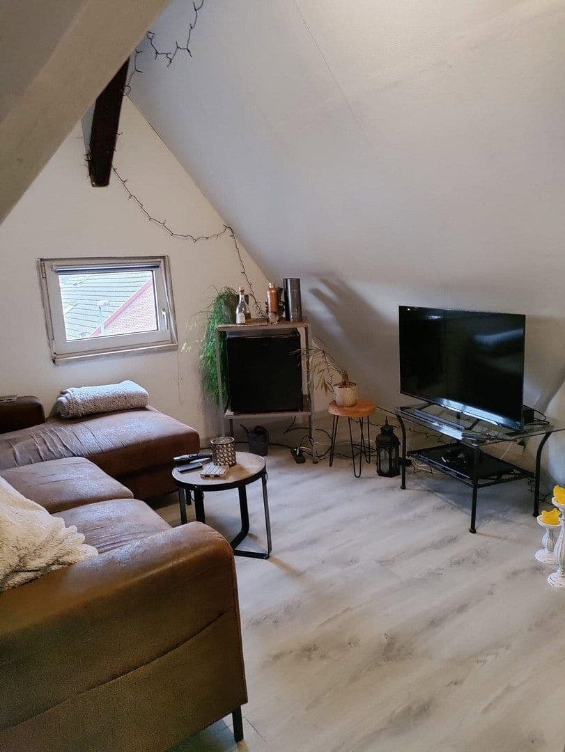 Predaj domu 183 m², pozemek 300 m², Plochingerstr. 137, Esslingen am Neckar, Bádensko-Wurttembersko Predaj domu 183 m², pozemek 300 m², Plochingerstr. 137, Esslingen am Neckar, Bádensko-Wurttembersko