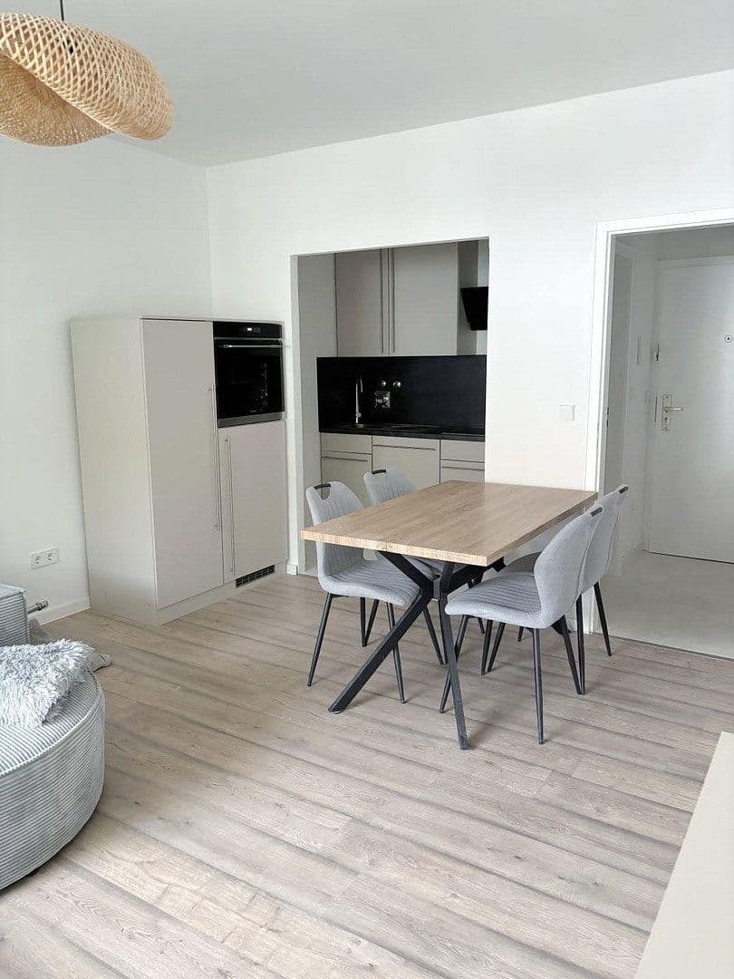Prenájom bytu 2-izbový 50 m², Schleißheimer Str. 182, München, Bavorsko Prenájom bytu 2-izbový 50 m², Schleißheimer Str. 182, München, Bavorsko