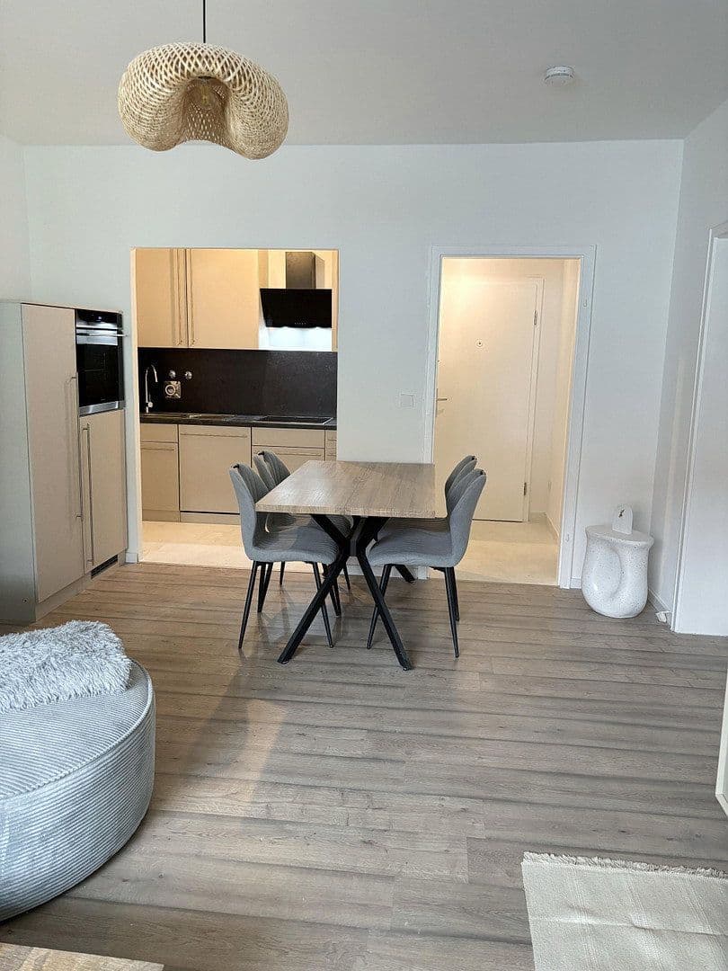 Prenájom bytu 2-izbový 50 m², Schleißheimer Str. 182, München, Bavorsko Prenájom bytu 2-izbový 50 m², Schleißheimer Str. 182, München, Bavorsko