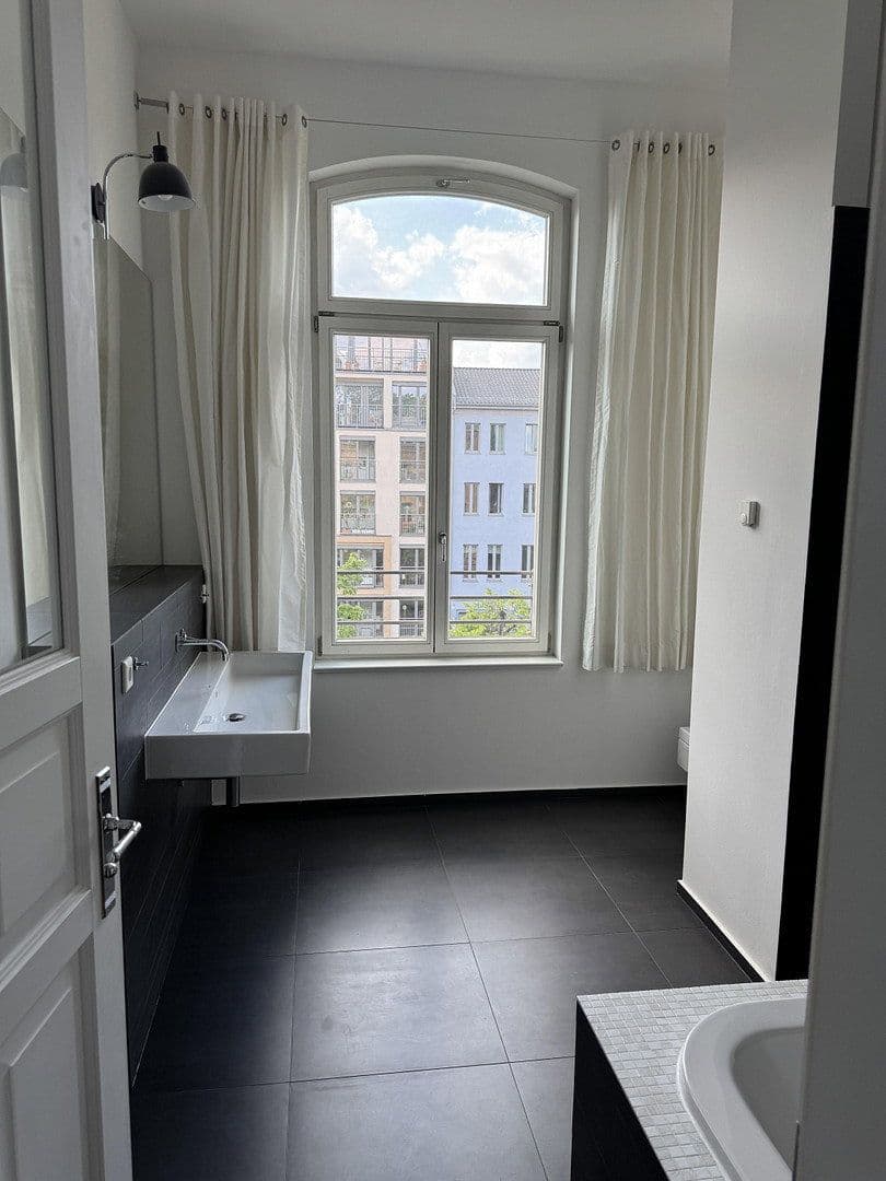 Predaj bytu 4-izbový 163 m², Berlin, Berlín Predaj bytu 4-izbový 163 m², Berlin, Berlín