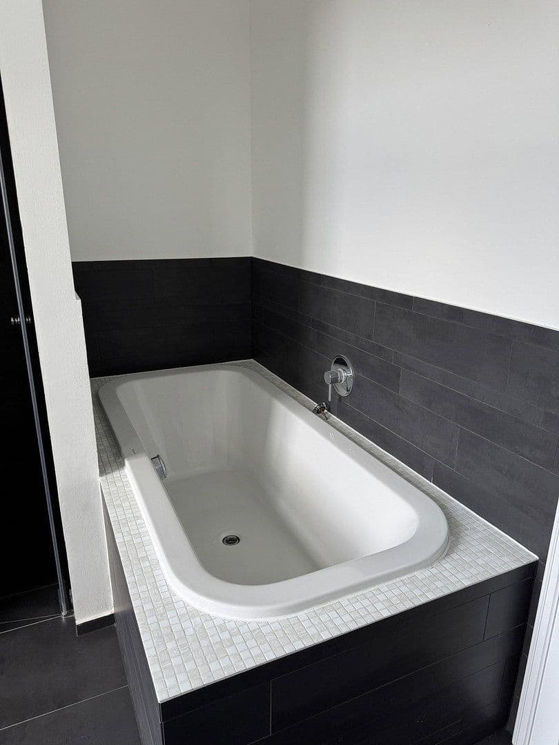 Predaj bytu 4-izbový 163 m², Berlin, Berlín Predaj bytu 4-izbový 163 m², Berlin, Berlín