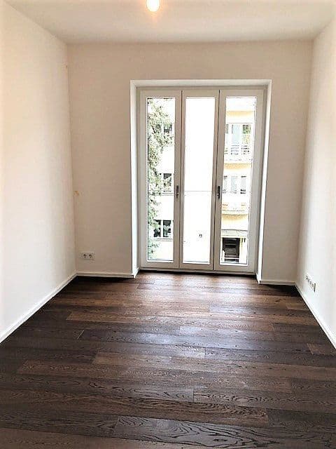 Prenájom bytu 3-izbový 90 m², München, Bavorsko Prenájom bytu 3-izbový 90 m², München, Bavorsko